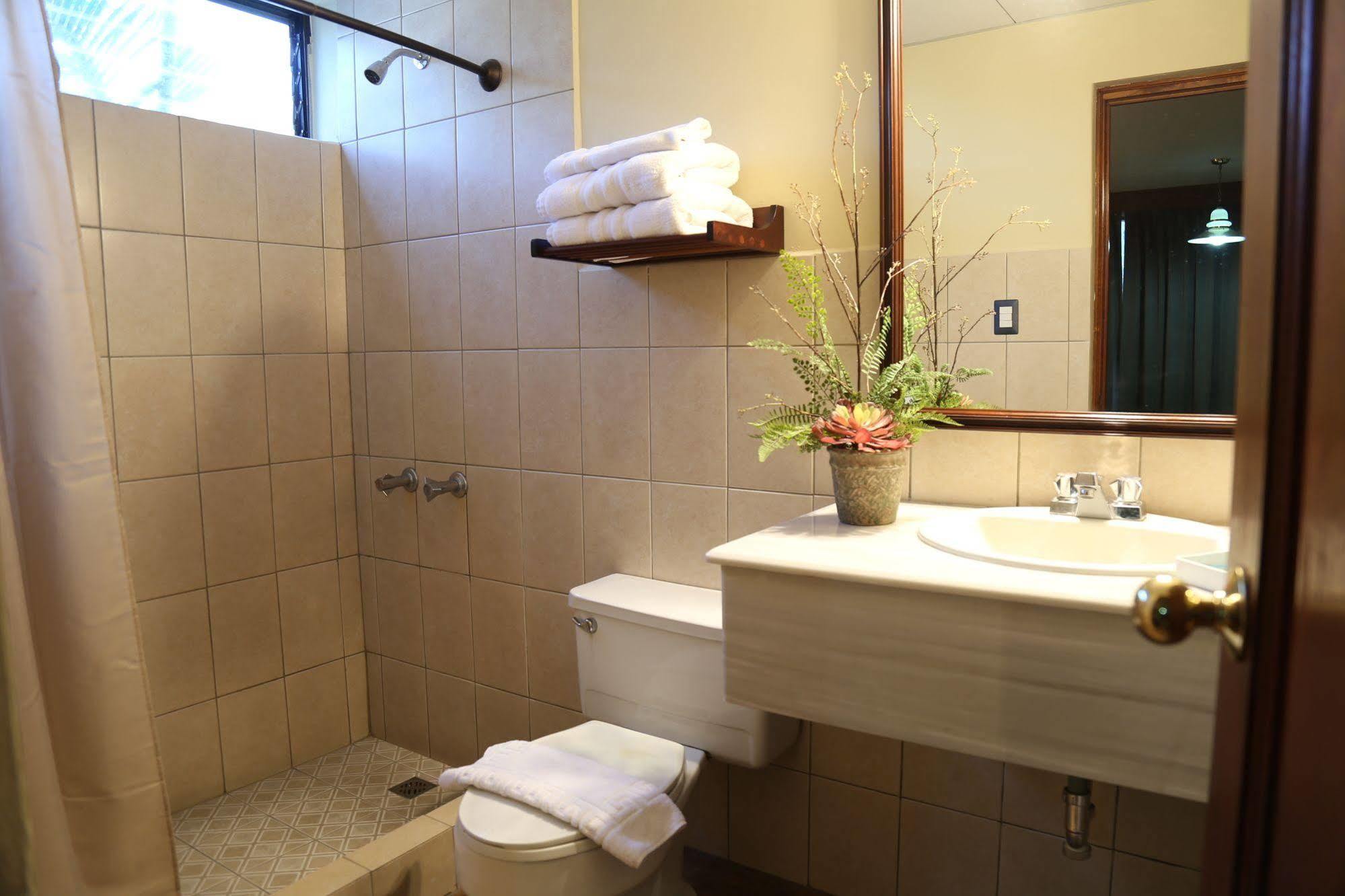 Hotel Residencia Del Sol グアテマラシティ エクステリア 写真