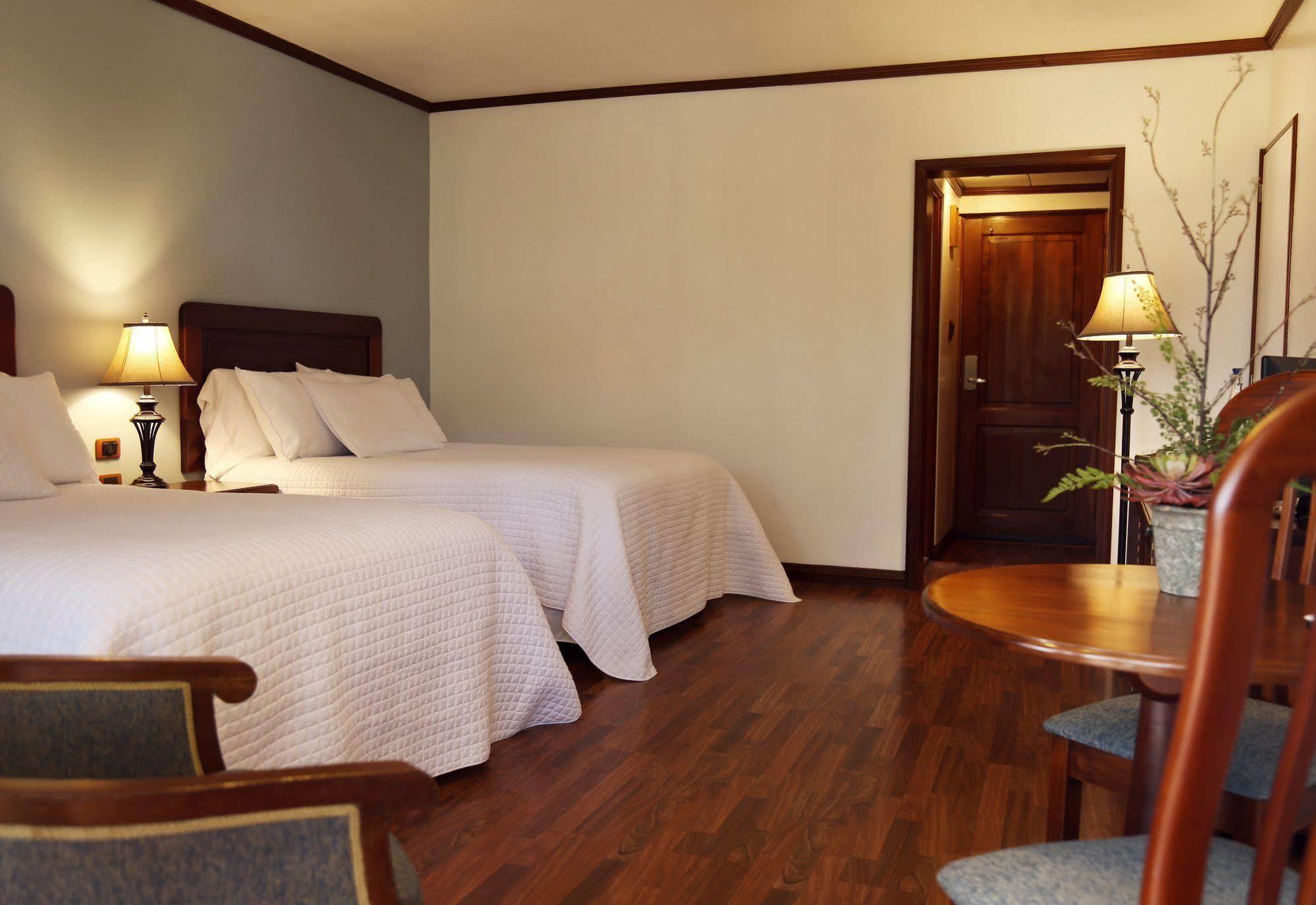 Hotel Residencia Del Sol グアテマラシティ エクステリア 写真