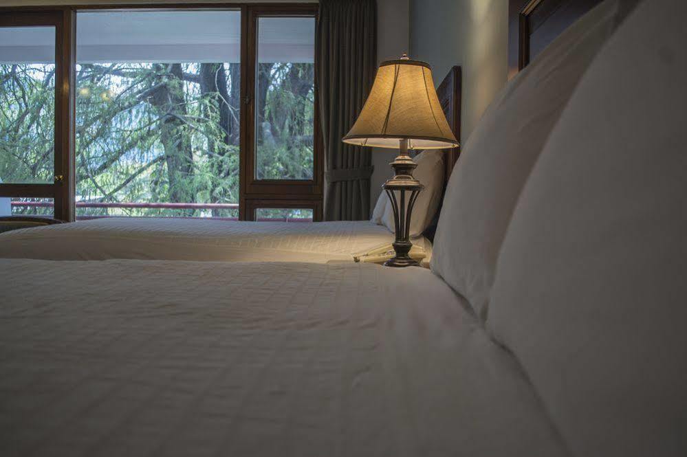 Hotel Residencia Del Sol グアテマラシティ エクステリア 写真