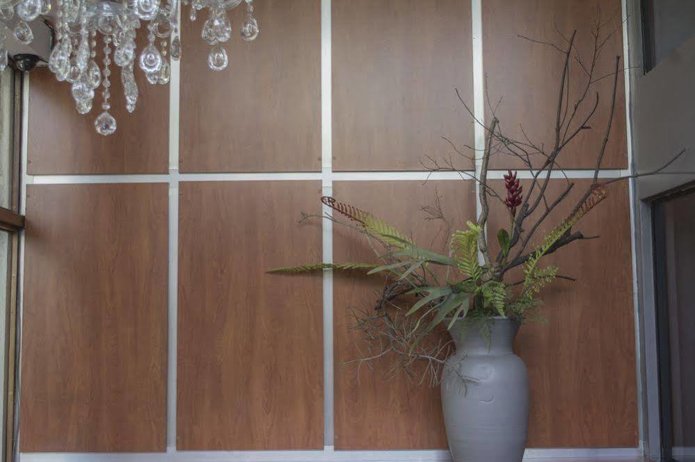 Hotel Residencia Del Sol グアテマラシティ エクステリア 写真