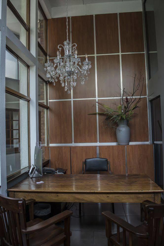 Hotel Residencia Del Sol グアテマラシティ エクステリア 写真